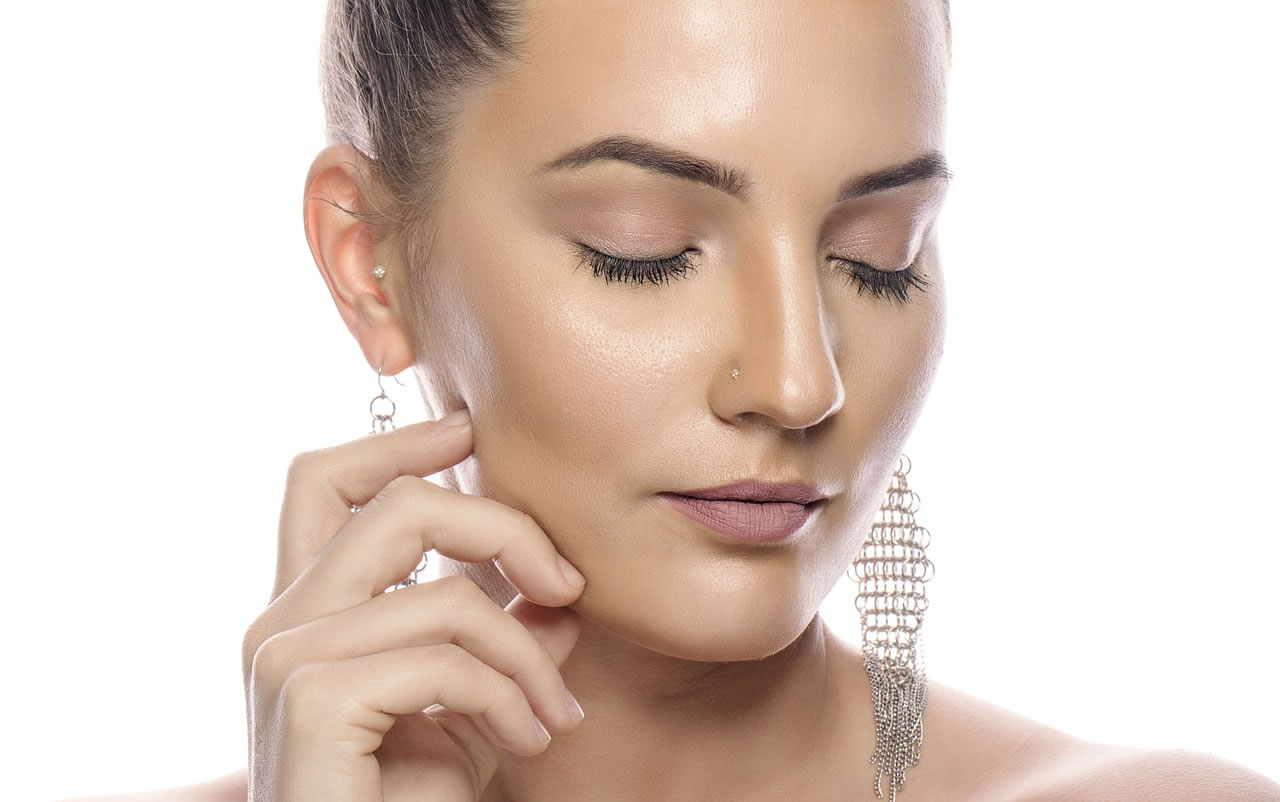 Правилна грижа за кожата около очите. Виж тези съвети!